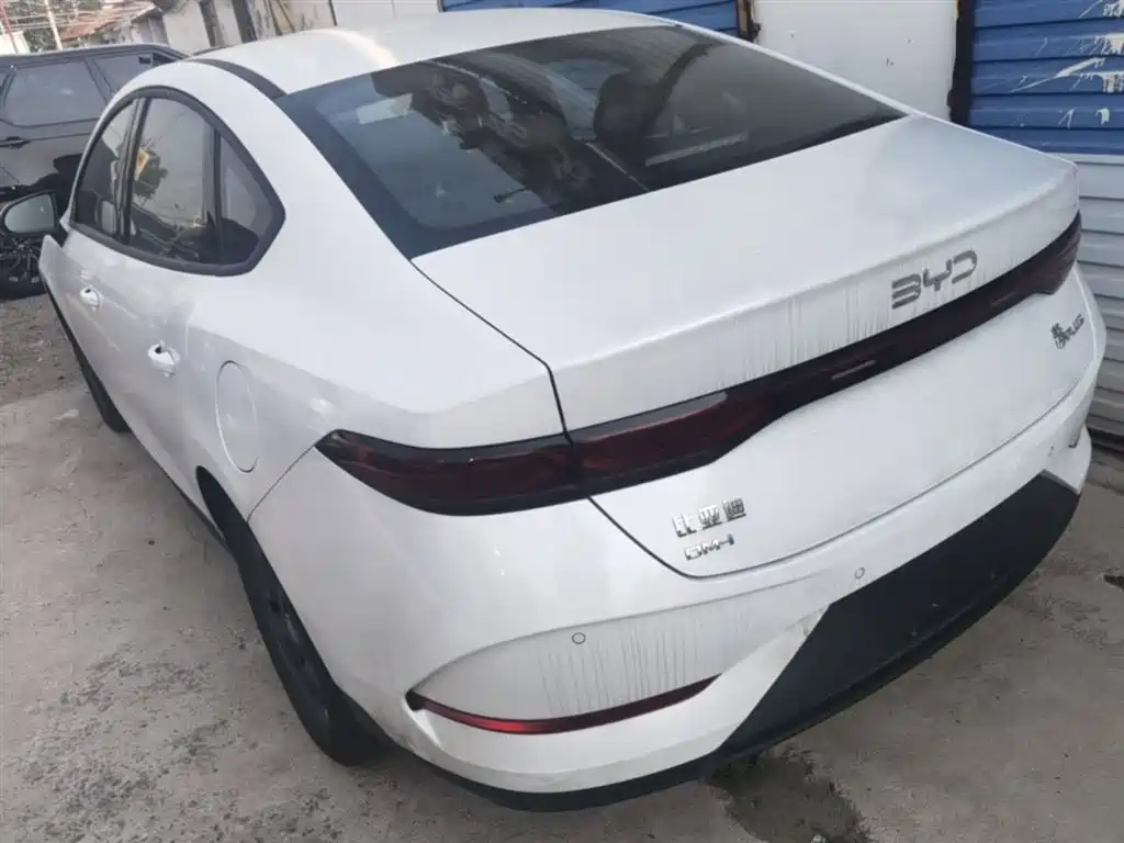 BYD Qin PLUS 2026 DM-i Smart Edition 128KM Progressive фото 5