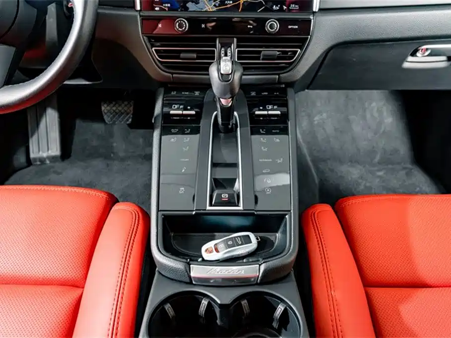 Porsche Macan 2023 Macan 2.0T фото 14