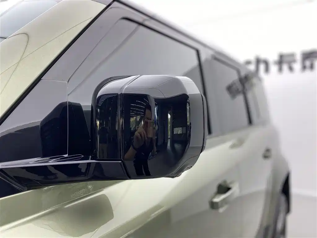 Land Rover Defender 2023 Model 110 3.0T P400 X-DYNAMIC HSE фото 28