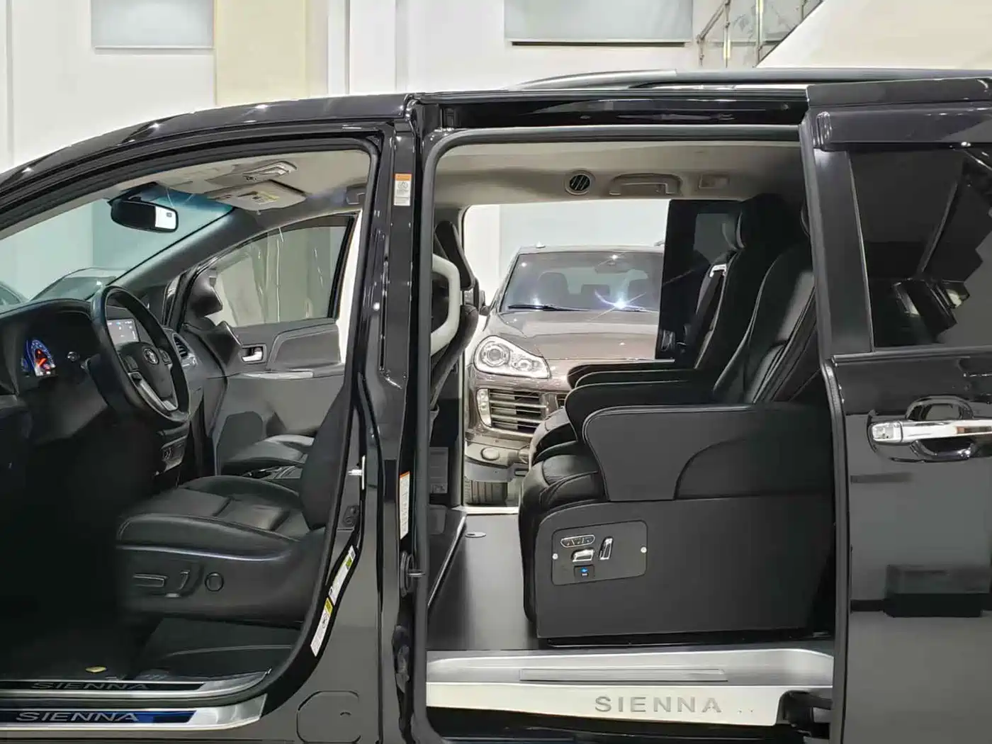Toyota Sienna 2016 2015 3.5L 2WD LE
