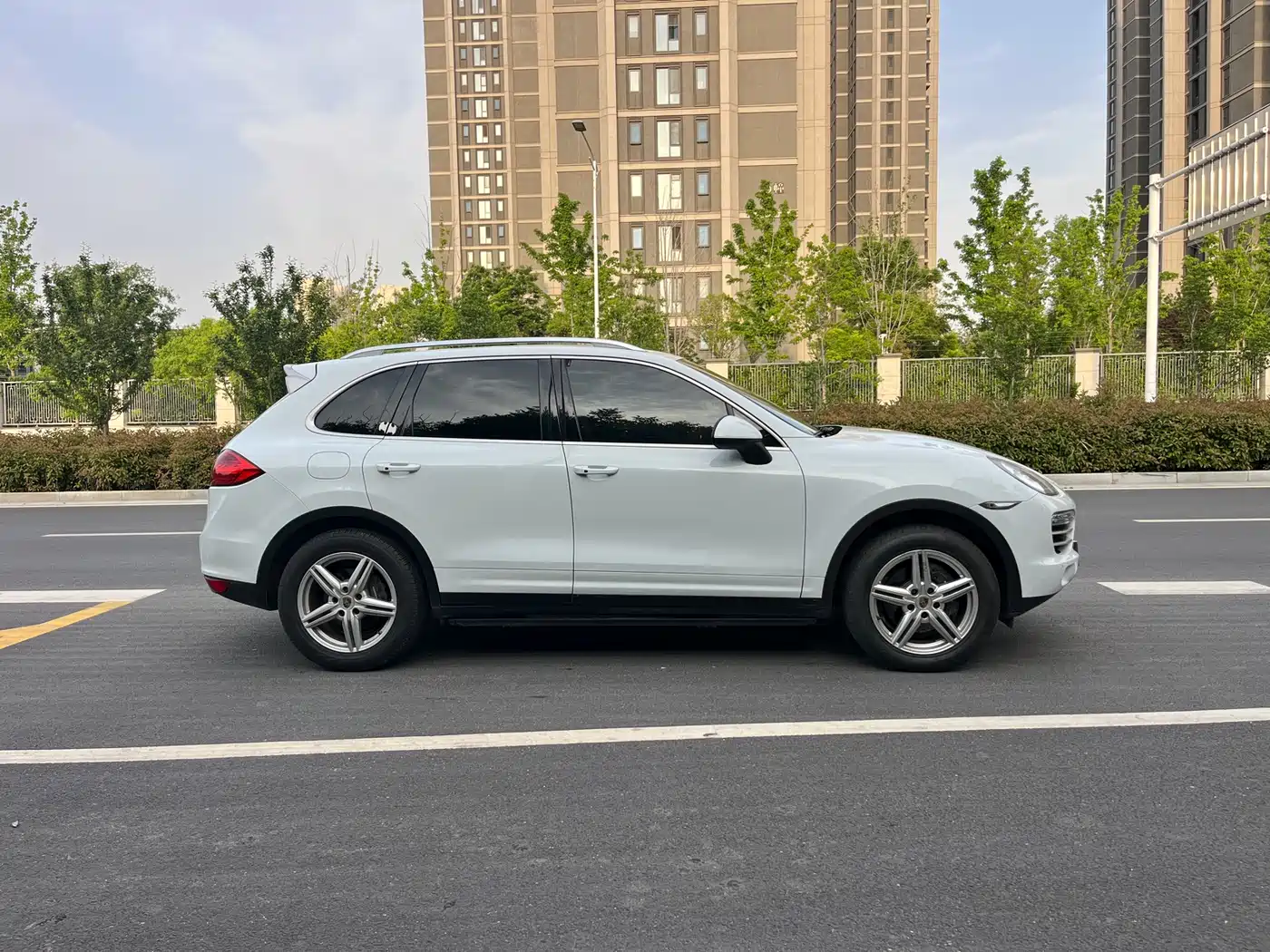 Porsche Cayenne 2014 Cayenne Platinum Edition 3.0T фото 4