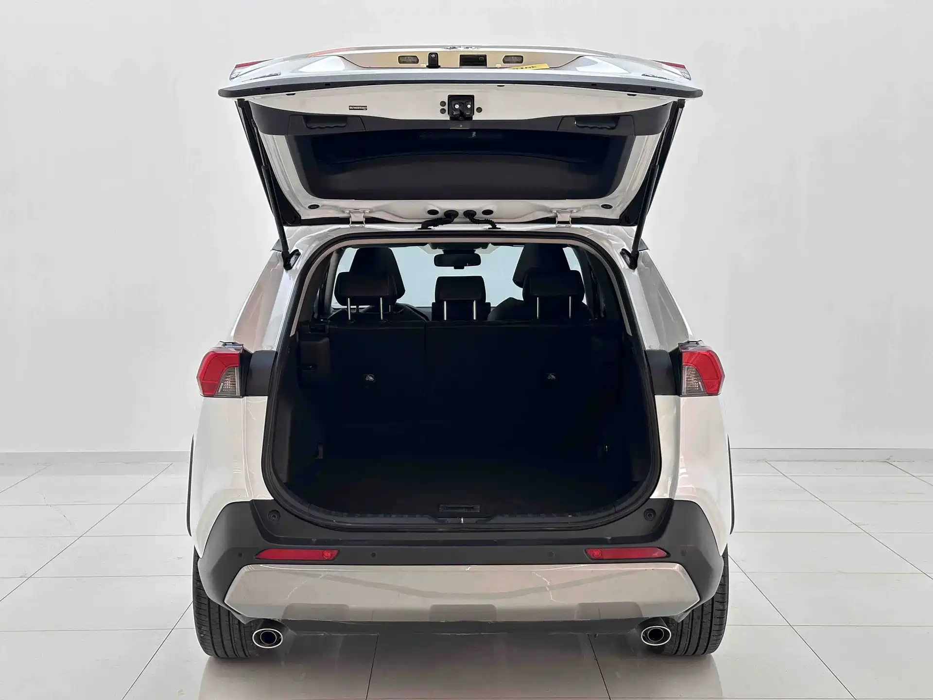 صورة 9 - Toyota RAV4