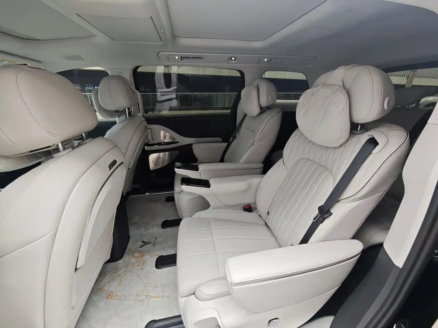 Voyah Auto Voyah Dreamer 2025 PHEV AWD Flagship Qian Kun Edition фото 14