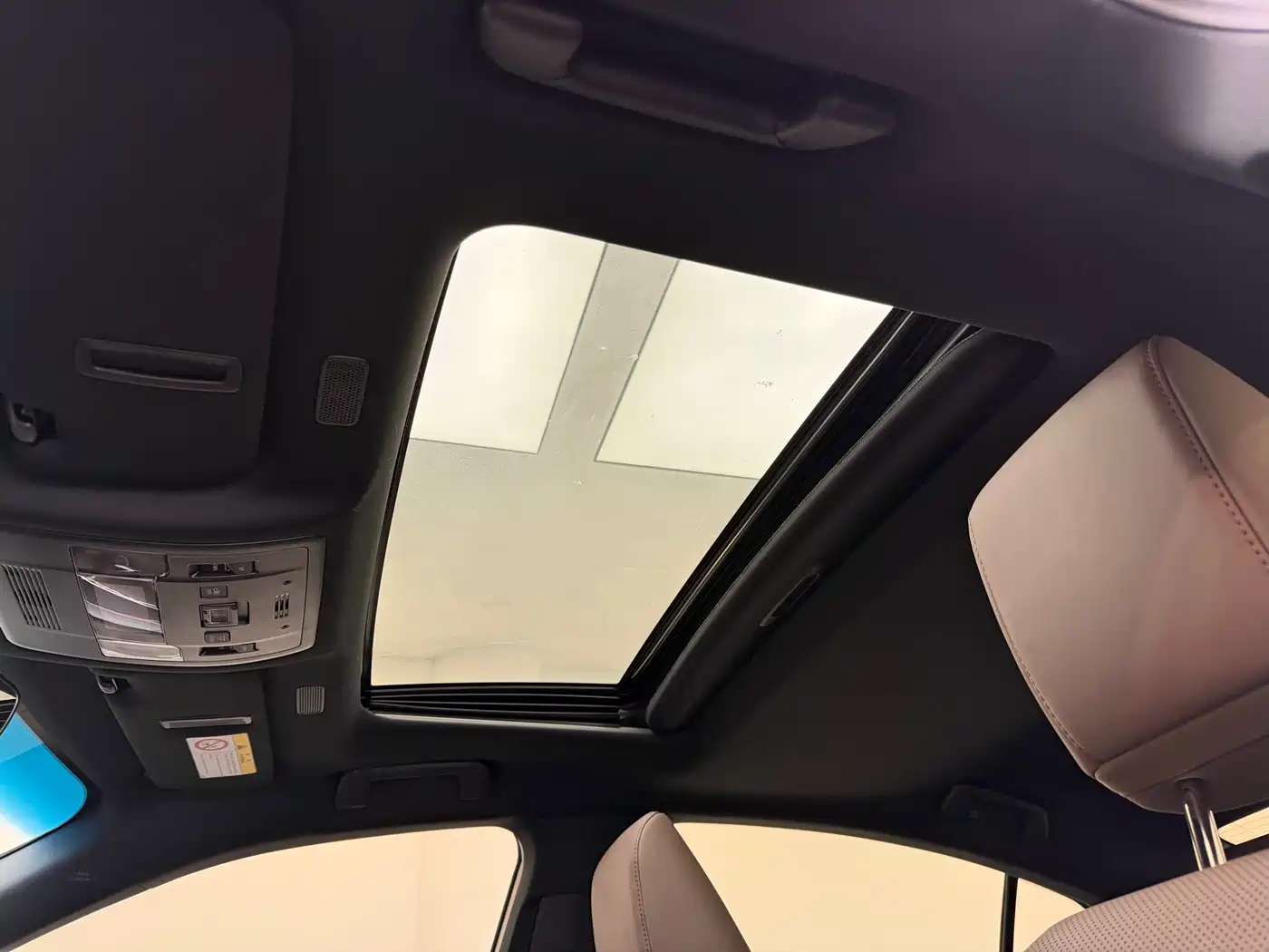 Lexus ES 2025 200 Ultimate Edition фото 10