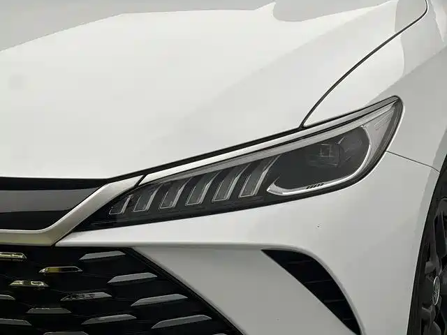 BYD Qin PLUS 2025 DM-i Smart Drive 55KM Leader фото 8