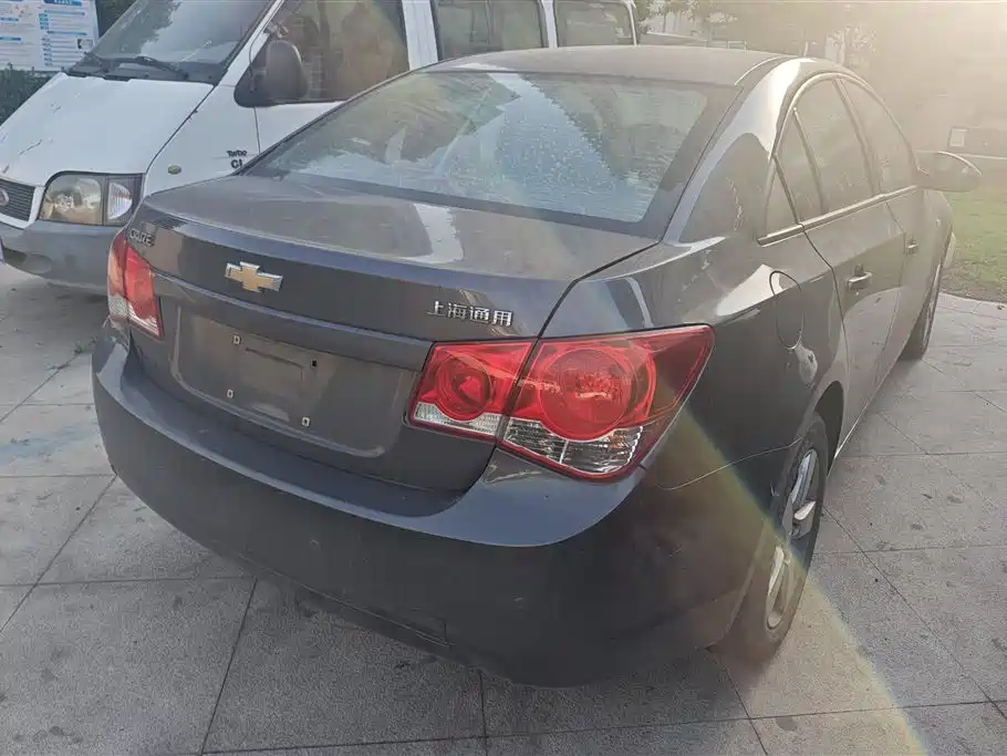 Chevrolet Cruze 2012 1.6L SE MT фото 3