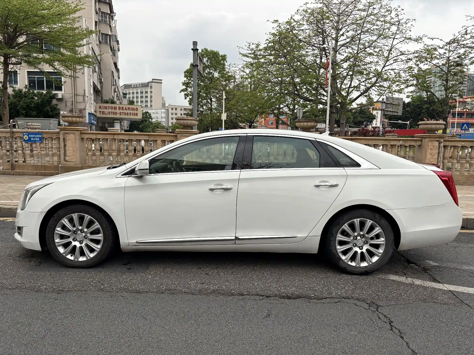 Photo 16 - Cadillac XTS