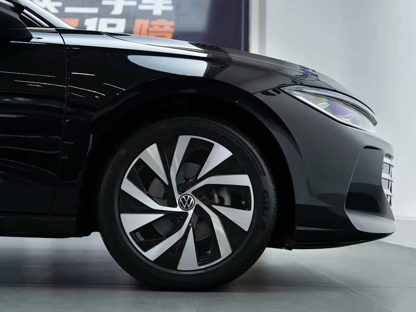 Volkswagen Passat 2025 Pro 380TSI Dragon Glory Edition фото 9