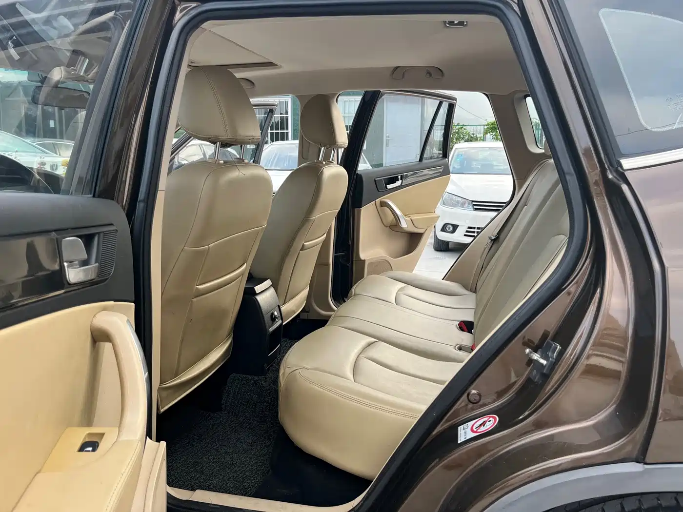 Zhonghua V5 2014 2012 1.5T Automatic 2WD Luxury