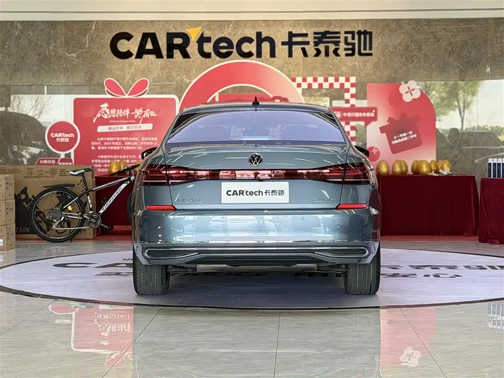 Volkswagen Passat 2022 330TSI Starry Sky Premium Edition фото 6