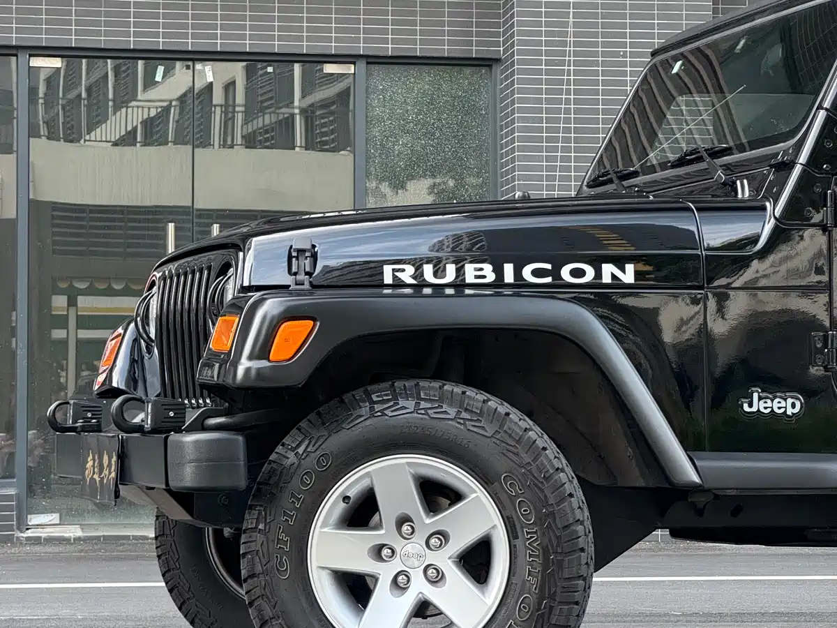 Photo 5 - Jeep Wrangler