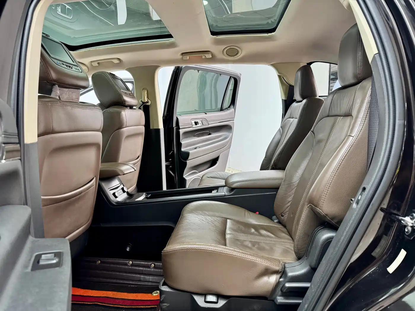 Lincoln MKT 2010 Model 3.5T EcoBoost AWD фото 7