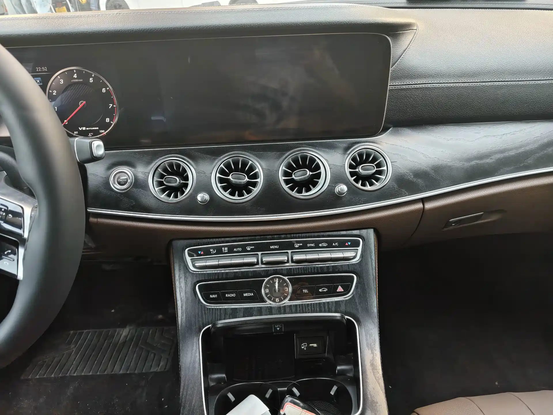 Фото 18 - Mercedes-Benz E-Class