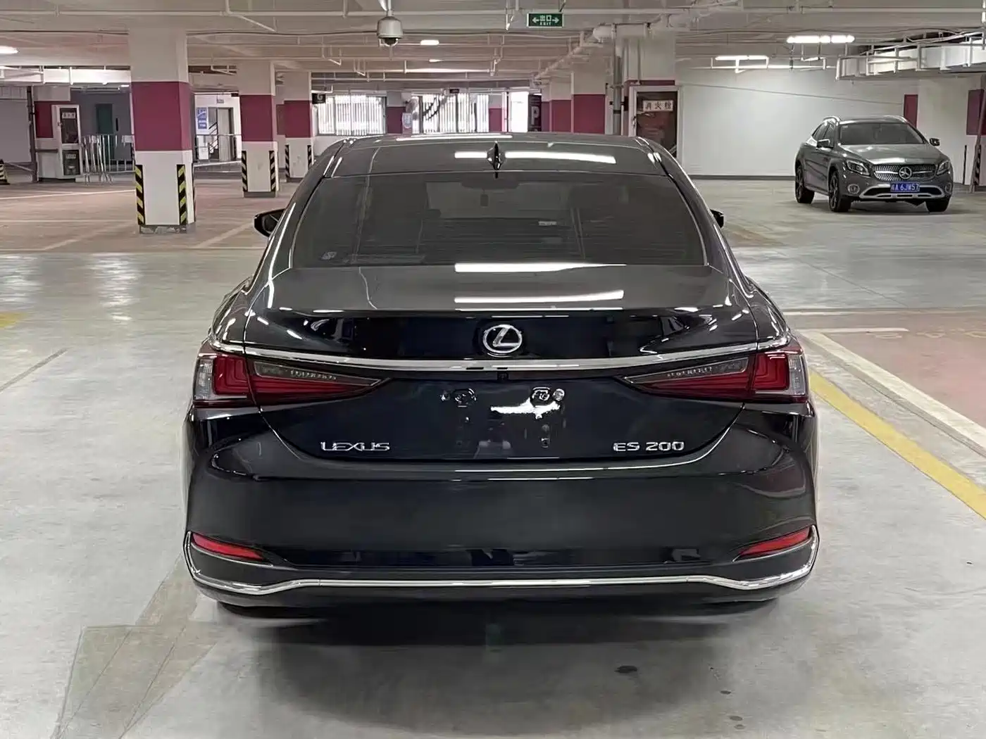 Lexus ES 2023 200 Excellence Edition фото 7