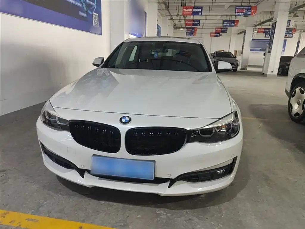BMW 3 Series GT 2018 320i Fashion фото 3