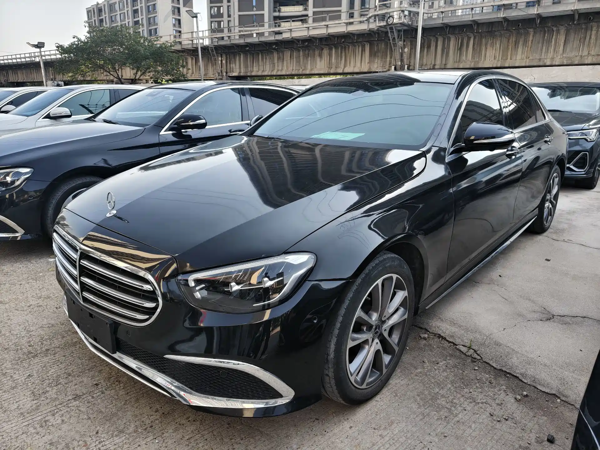Фото 1 - Mercedes-Benz E-Class