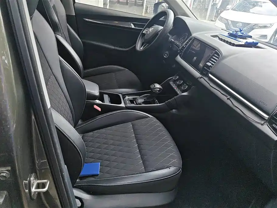 Škoda Karoq 2019 TSI280 Smart Drive Luxury Edition China V фото 8
