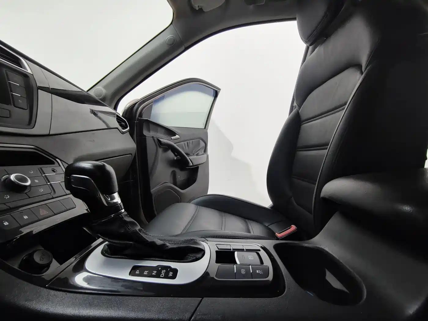 MG Roewe RX5 2015 2015 1.5TGI TST Luxury Edition