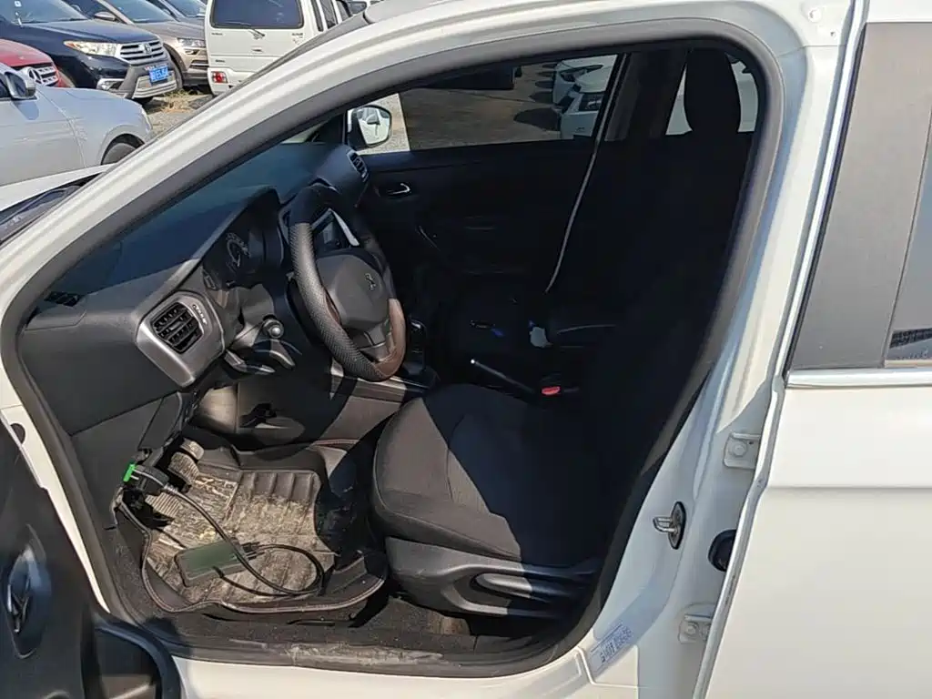 Photo 16 - Peugeot 301
