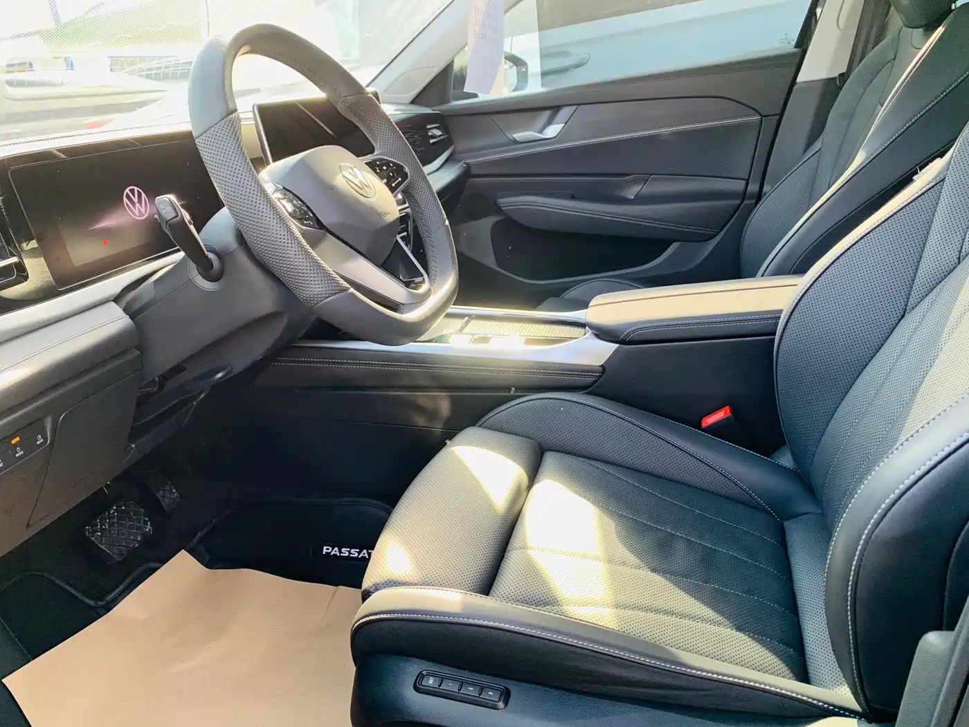 Volkswagen Passat 2025 Pro 380TSI Dragon Glory Edition фото 12