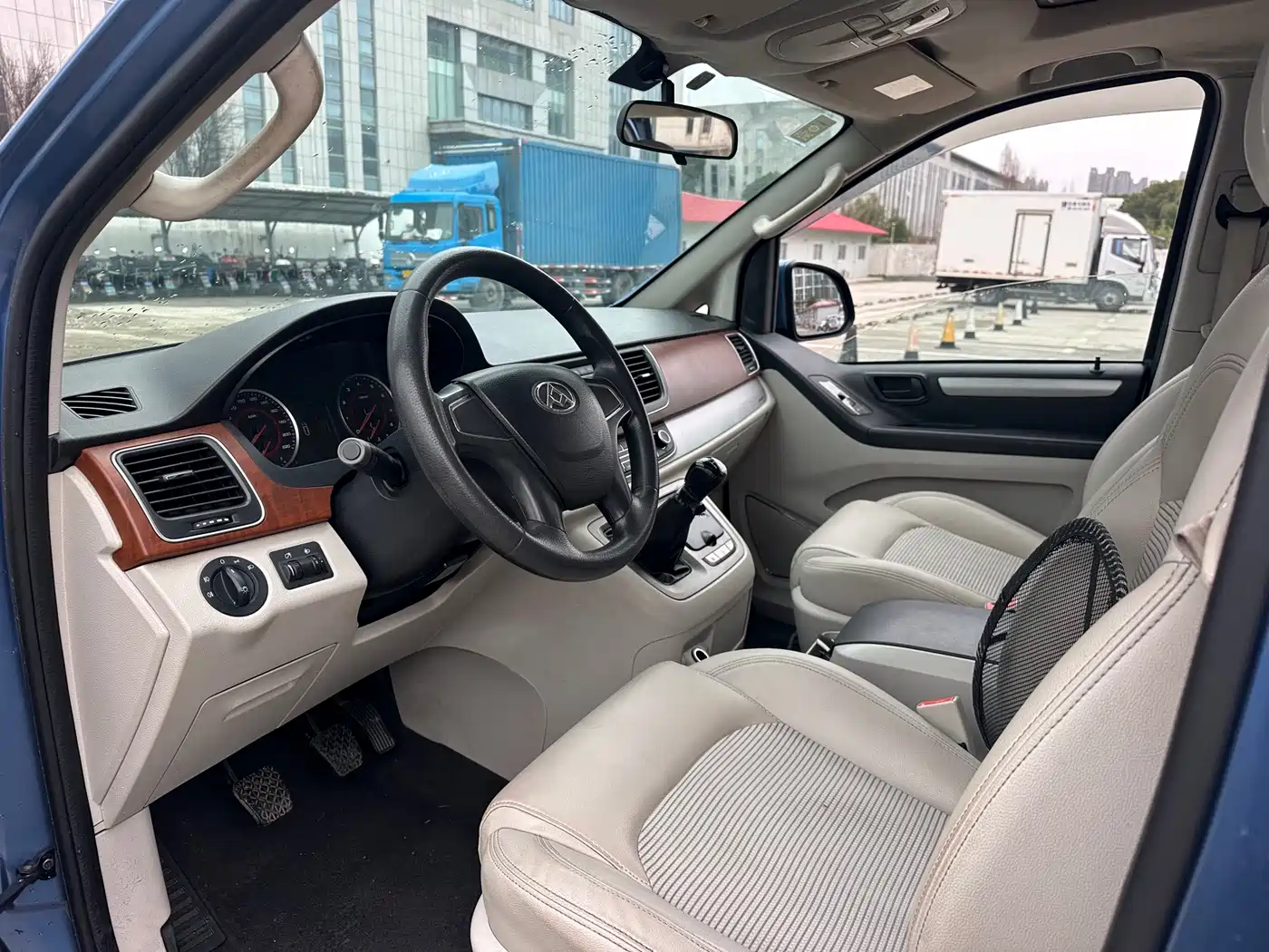 SAIC Maxus Maxus G10 2016 2.4L Manual Elite фото 7