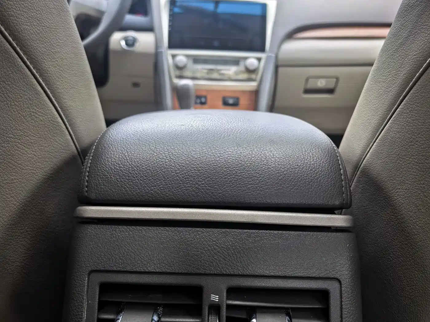 Photo 20 - Toyota Camry