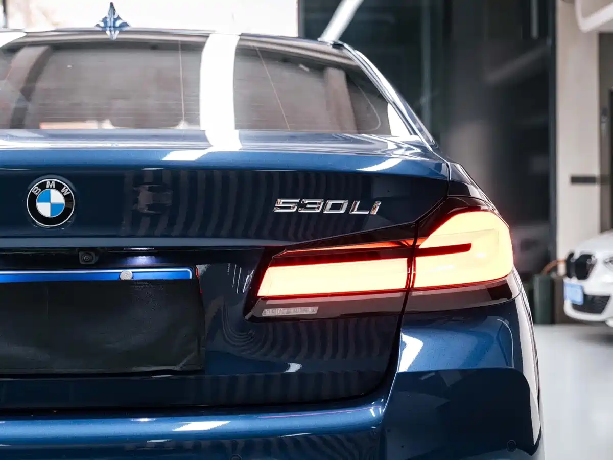 BMW 5-SERIES