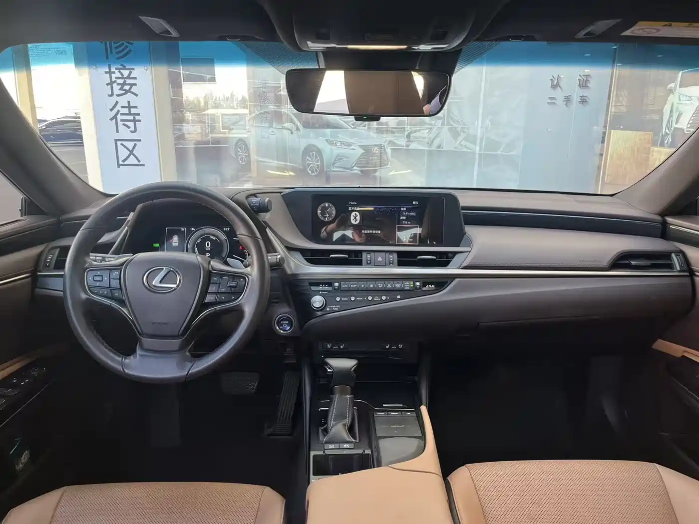 Lexus ES 2022 300h Ultimate Edition фото 8