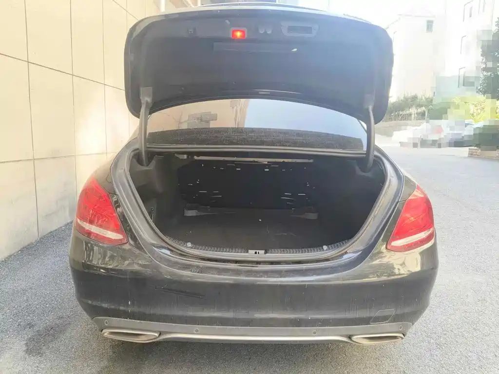 Фото 13 - Mercedes-Benz C-Class