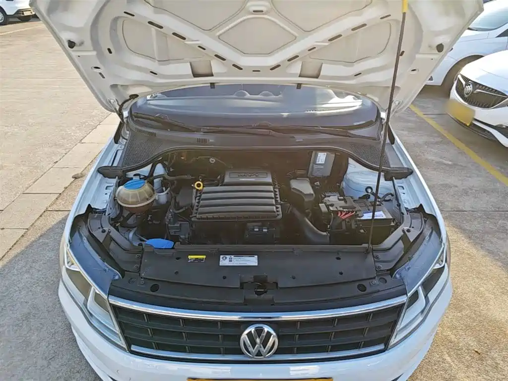 Volkswagen Jetta 2019 Dream Edition 1.5L Manual Fashion фото 20