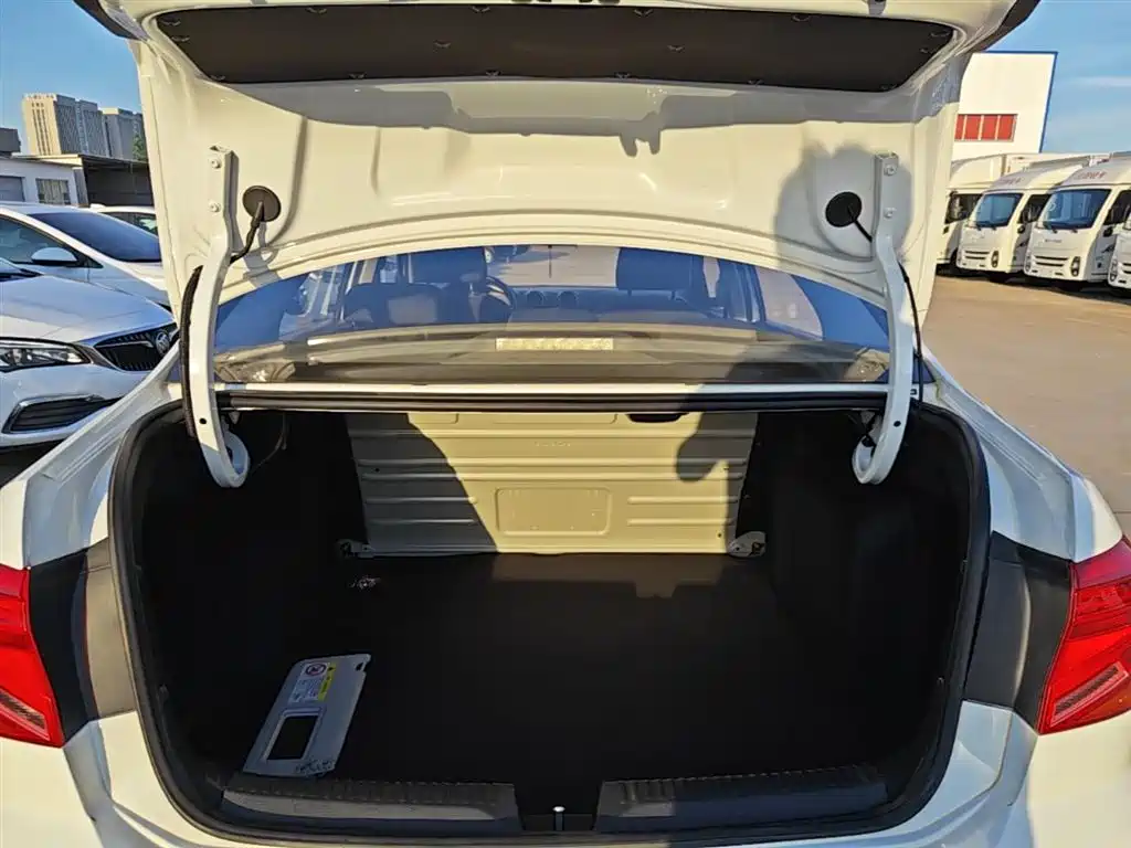 Volkswagen Jetta 2019 Dream Edition 1.5L Manual Fashion фото 19
