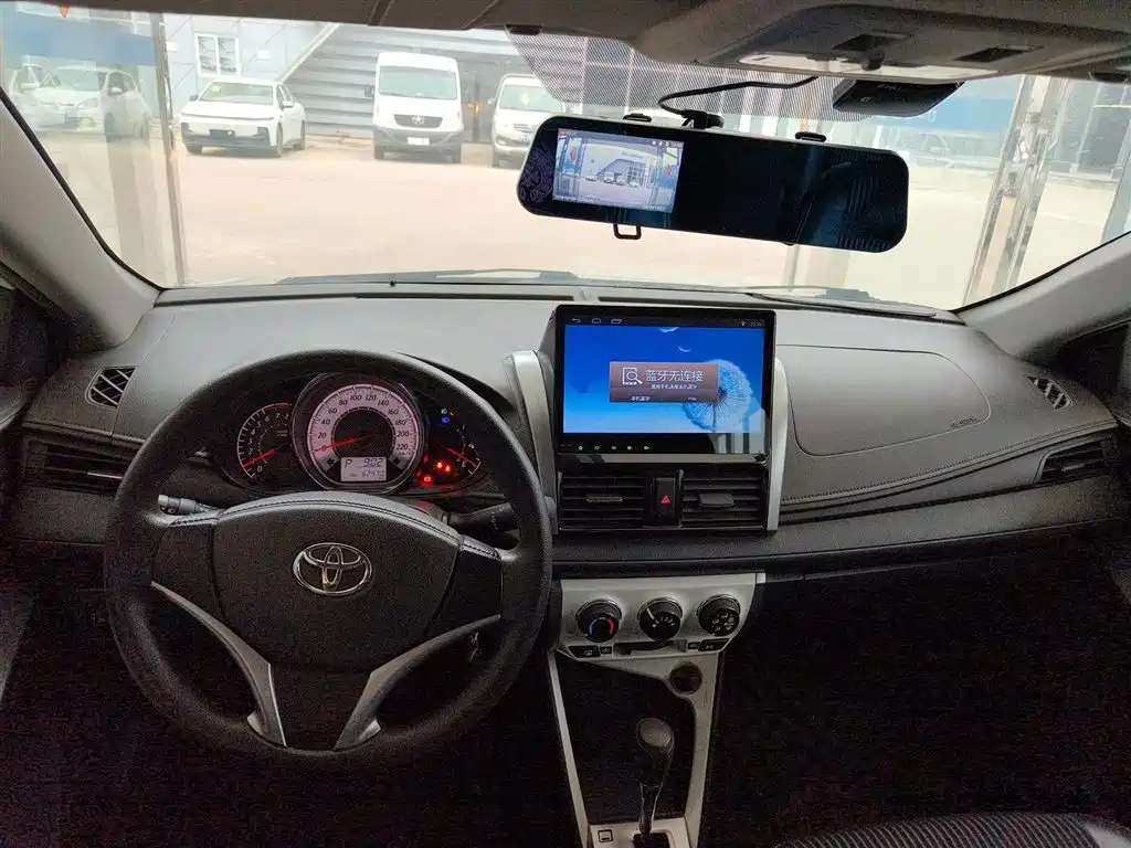 Toyota YARiS L Zhi Xuan 2015 1.5G Auto Sunroof Special Edition фото 7