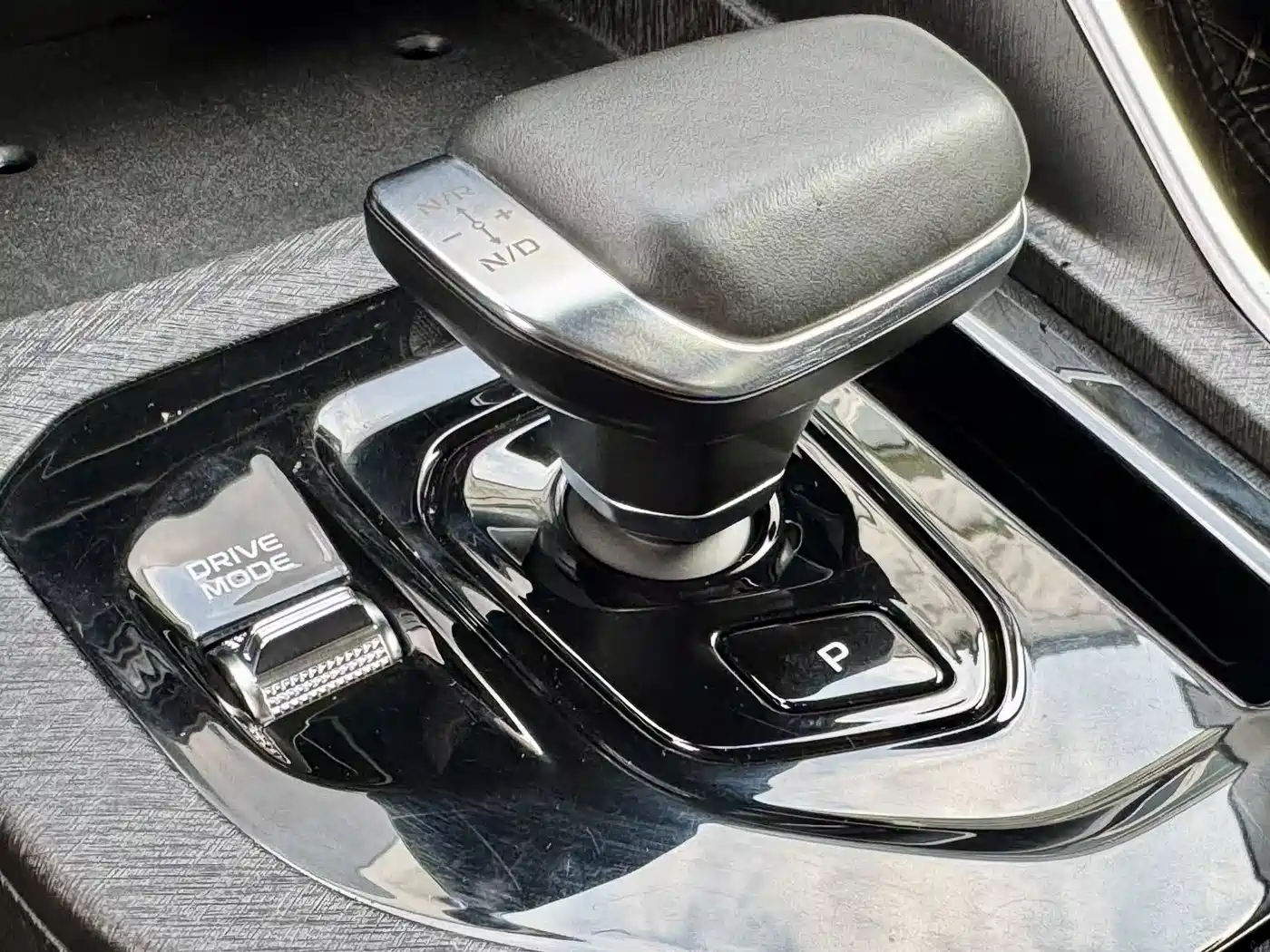 GEELY AUTOMOBILE BINYUE