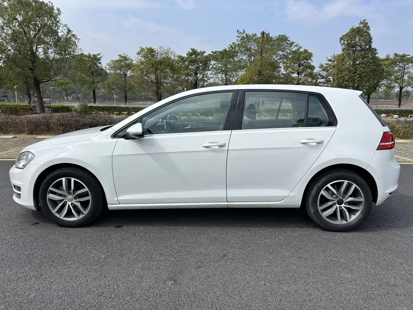 Volkswagen Golf 2016 230TSI Automatic Luxury фото 7