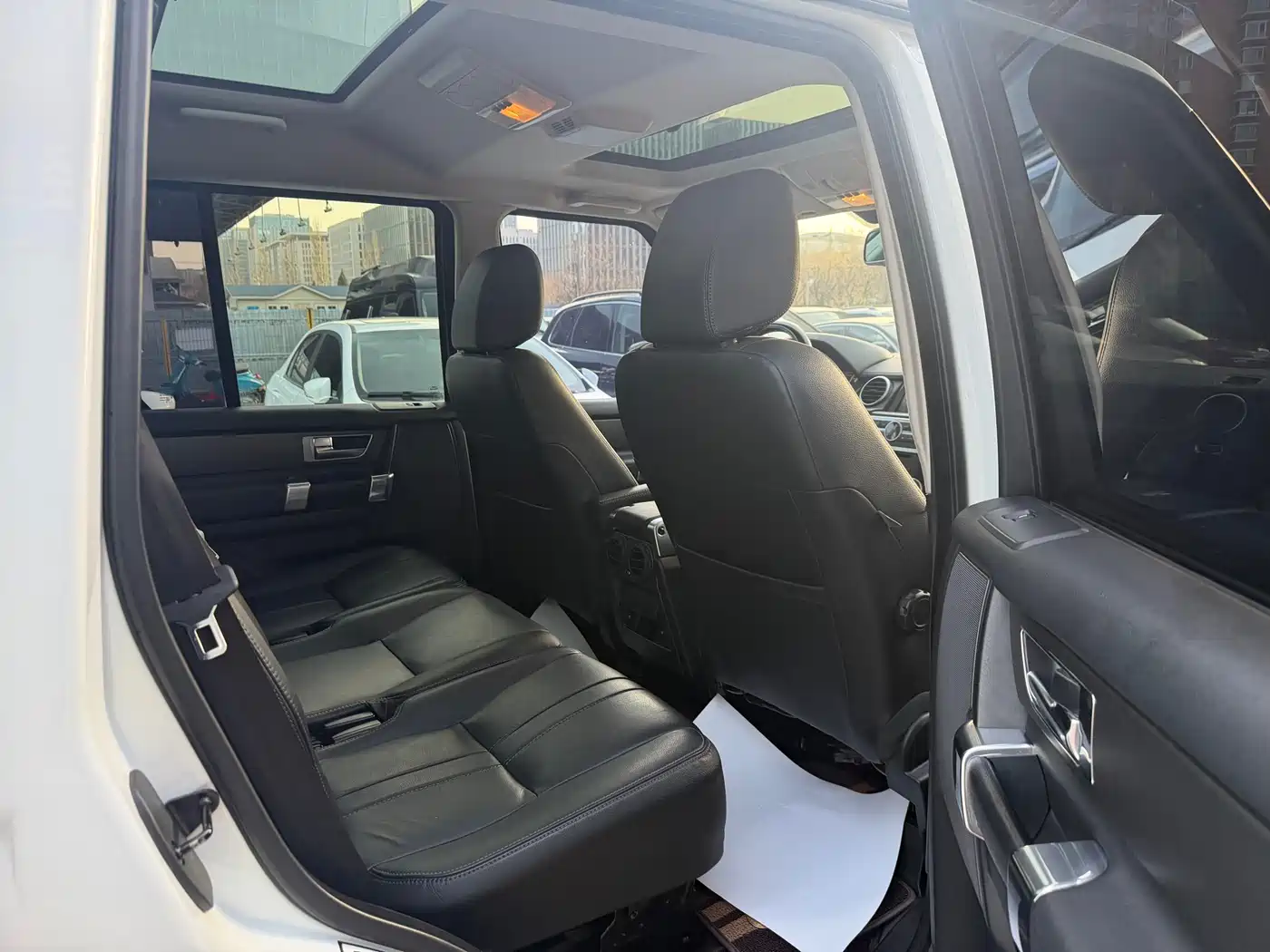 Land Rover Discovery 2017 3.0 SC V6 SE фото 8