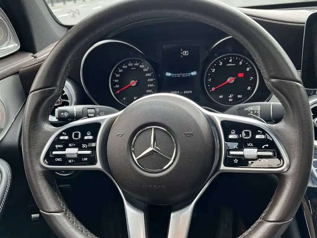 Mercedes-Benz GLC 2020 Facelift GLC 260 L 4MATIC Dynamic фото 9