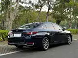 Фото 8 - Lexus ES