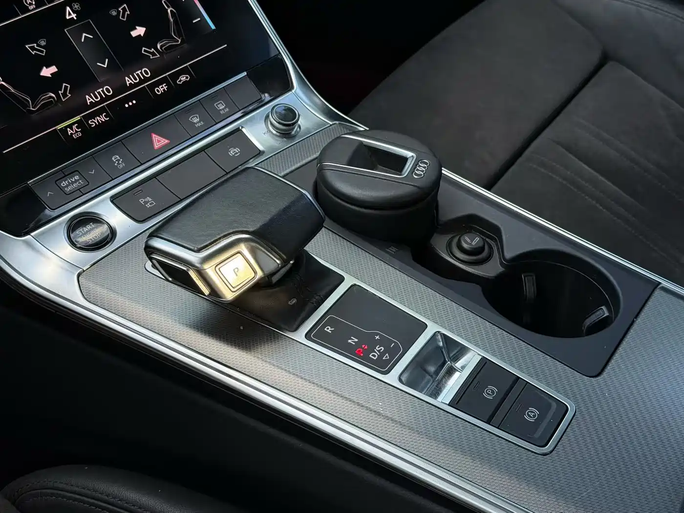 Фото 4 - Audi A6 (Import)