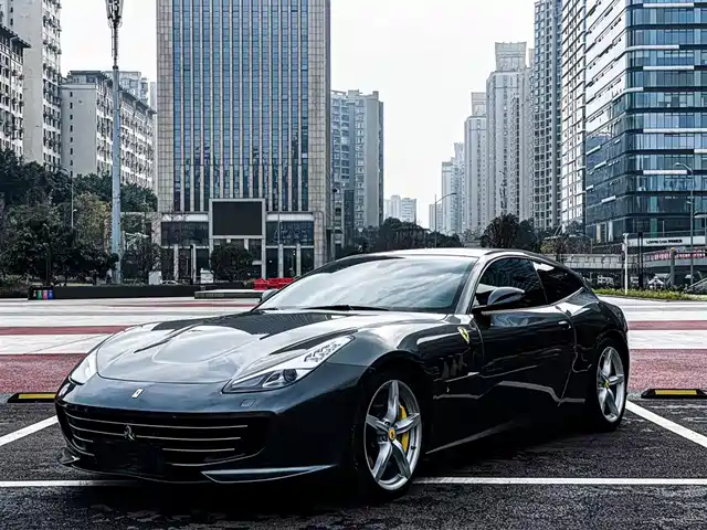 Ferrari GTC4Lusso 2017 3.9T V8