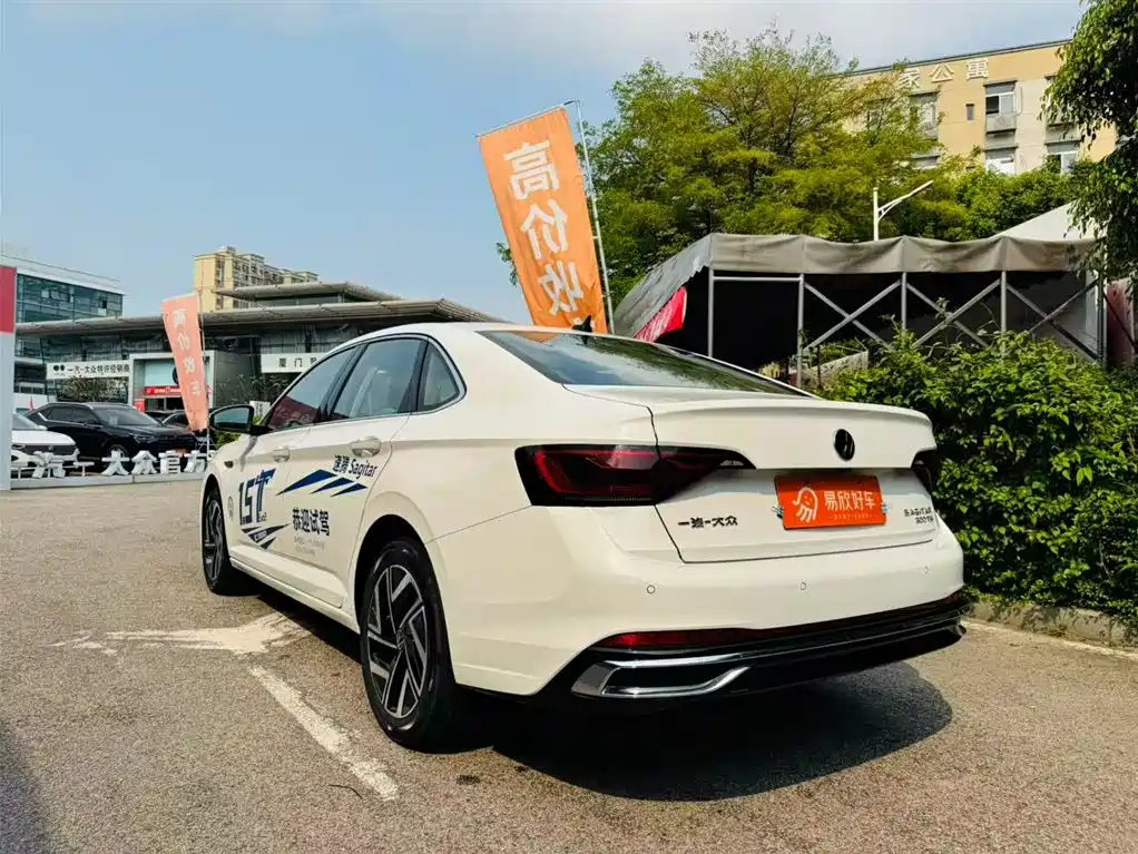 Volkswagen Sagitar 2023 300TSI DSG Surpassing Edition фото 7