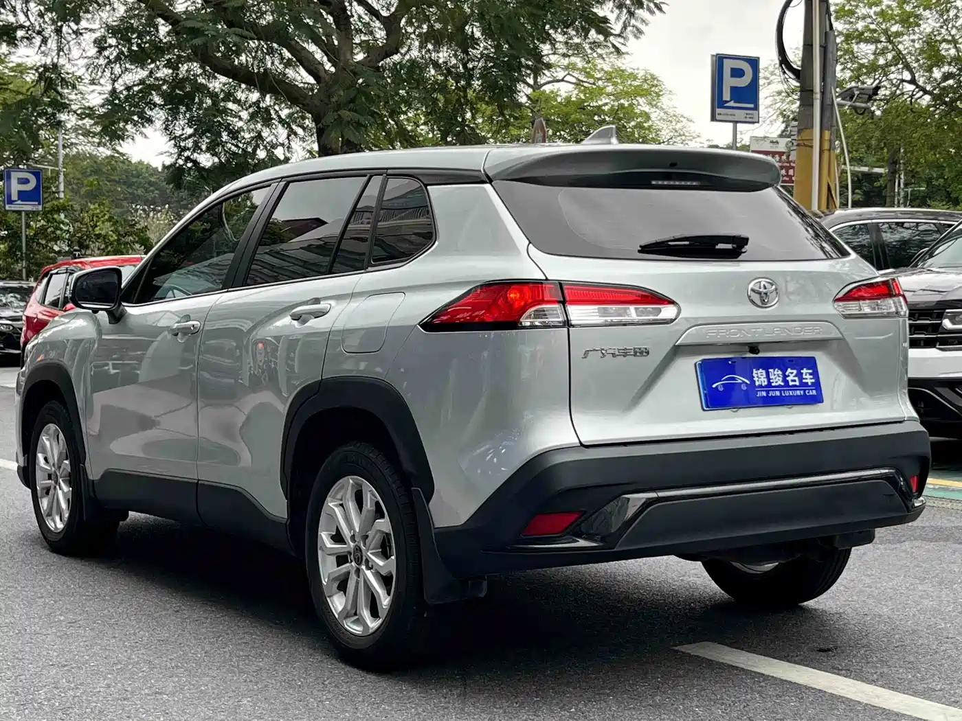 Toyota Frontlander 2023 2.0L CVT Elite Edition фото 5
