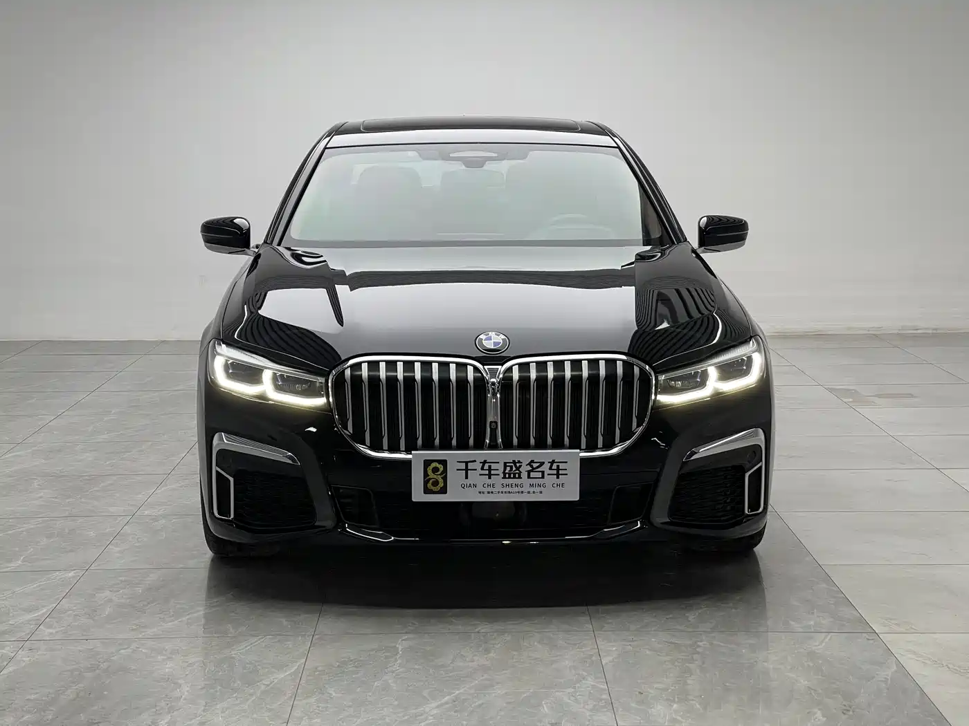 BMW 7 Series 2019 Facelift 740Li xDrive Executive M Sport Package фото 2