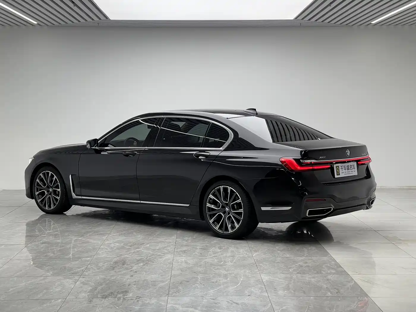 BMW 7 Series 2019 Facelift 740Li xDrive Executive M Sport Package фото 4