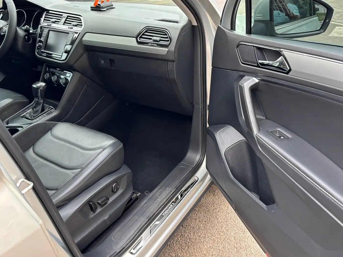 Volkswagen Tiguan L 2018 330TSI Automatic 2WD Luxury Edition фото 13
