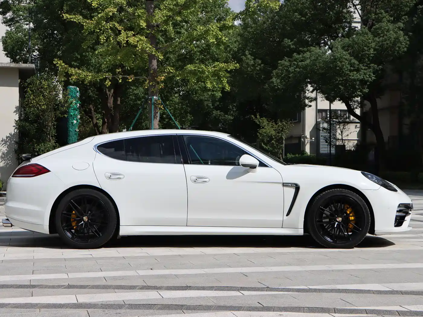 Porsche Panamera 2010 Model Panamera S 4.8L фото 8