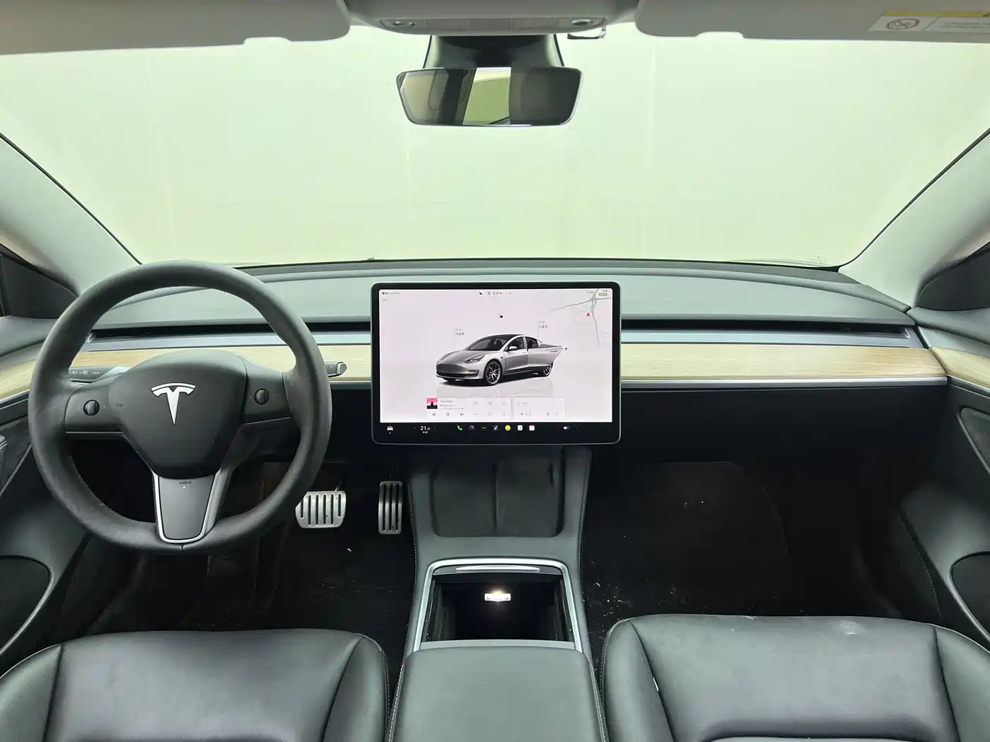 Фото 23 - Tesla Model 3