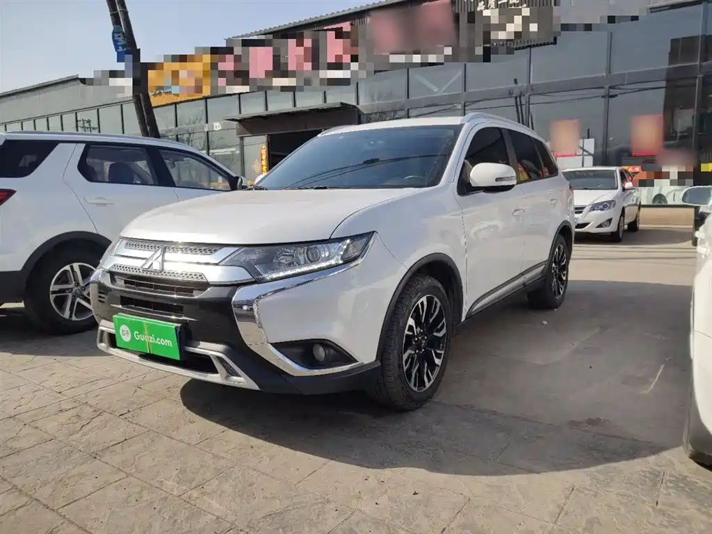 MITSUBISHI OUTLANDER