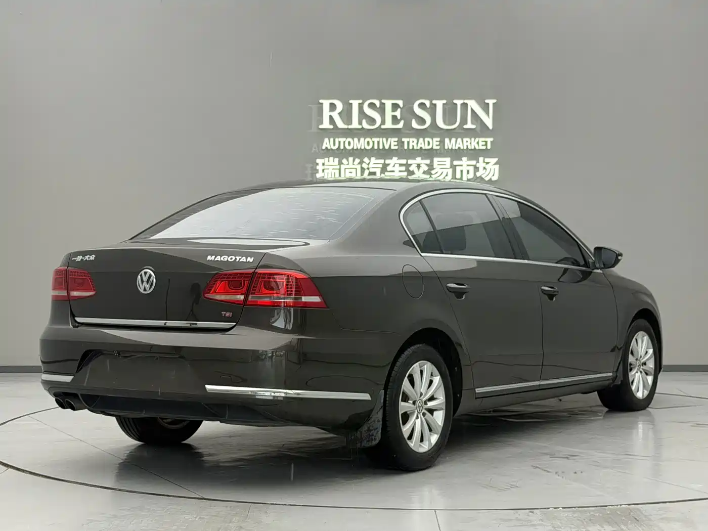 Photo 7 - Volkswagen Magotan