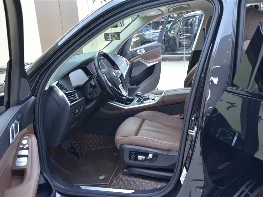 BMW X7 2019 xDrive40i Leading Luxury Package фото 4