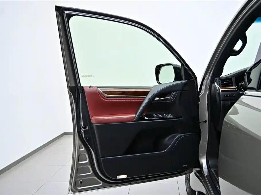Lexus LX 2017 570 Prestige Luxury фото 19